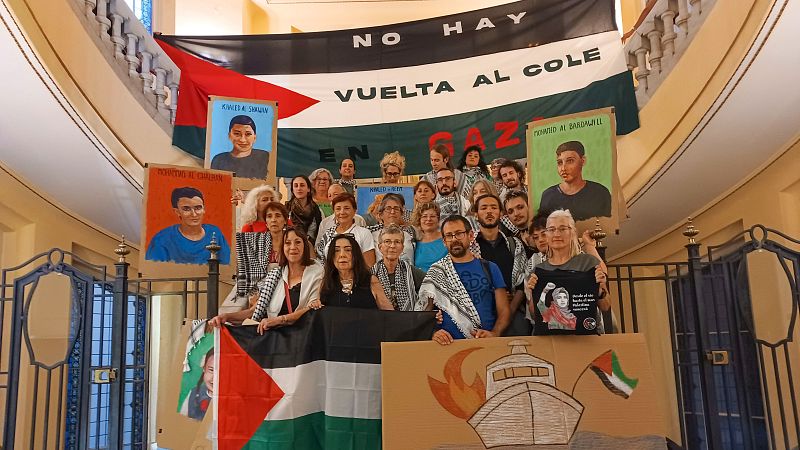 Marea Palestina denuncia que Ayuso ordena retirar banderas palestinas en las aulas