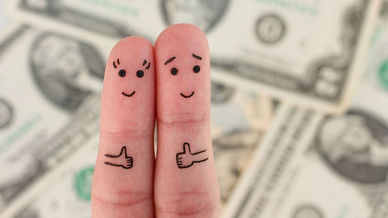 Economía de bolsillo - ¿Es poco romántico hablar de dinero con tu pareja? - 21/09/25 - Economía de bolsillo | Escuchar