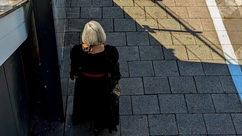 Soledad en otoño: "Menos WhatsApp y más sobremesa" | RNE Audio - Las mañanas de RNE | Escuchar