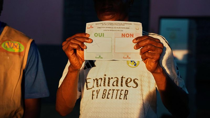 Cinco Continentes - El referéndum constitucional de Guinea Conakry