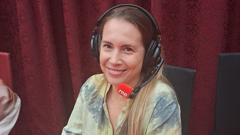 No es un día cualquiera - Qué hambre - No es un día cualquiera | Escuchar