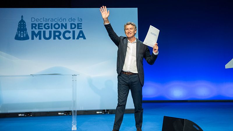 Inmigrante por puntos - 24 horas fin de semana | Escuchar