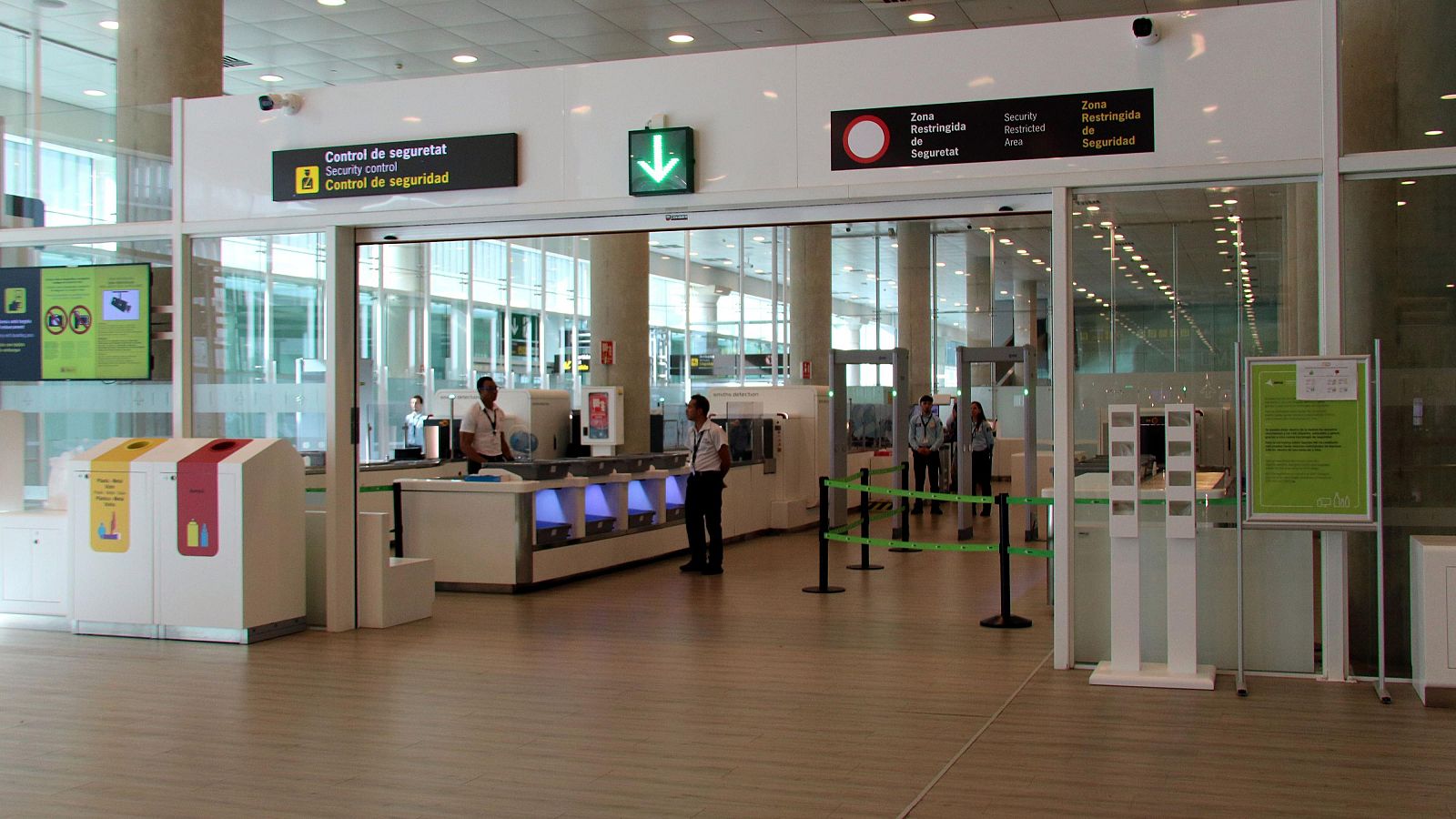 Noves màquines de seguretat a l'aeroport del Prat | Ignasi Gras