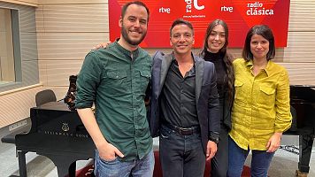 Santiago Ballerini (tenor) y Beln Castillo (piano)