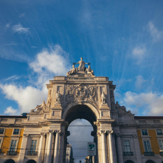 1910: República de Portugal, Canalejas y lucha obrera