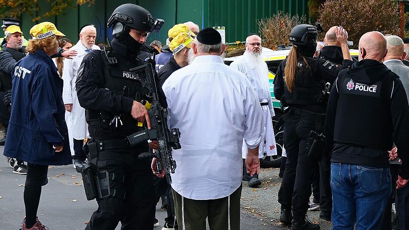 Cinco Continentes - Atentado terrorista contra una sinagoga en Manchester - Escuchar ahora