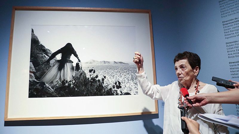 'Lo invisible' con la fotógrafa mexicana Graciela Iturbide - El ojo crítico | Escuchar