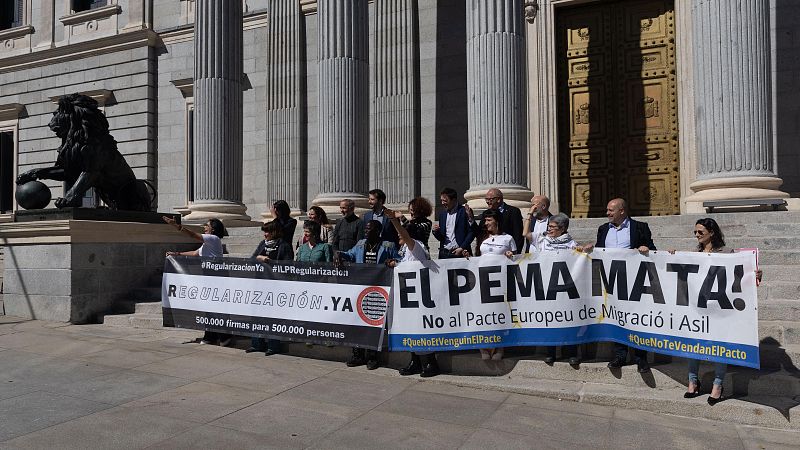 Regularización Ya: "El Partido Popular tiene que ser coherente con alguno de sus principios" - Parlamento - Radio 5 | Escuchar