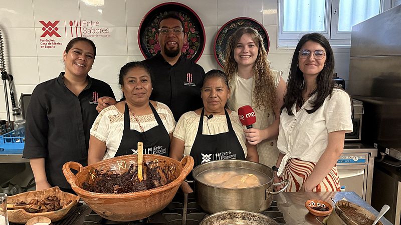 Hora América en Radio 5 - Fiestas y gastronomía de Querétaro en Casa de México - 05/10/25 - Escuchar ahora