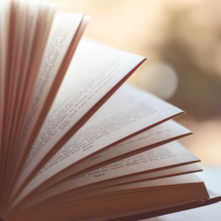 1840: El español: la lengua oficial, con Álex Herrero