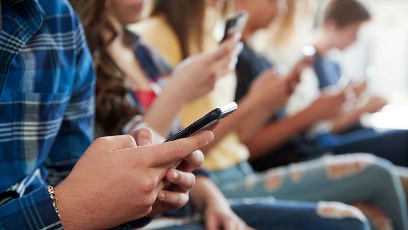 Seguridad del internauta - Uso excesivo del móvil. Cambio de conducta - 09/10/25 - Escuchar ahora