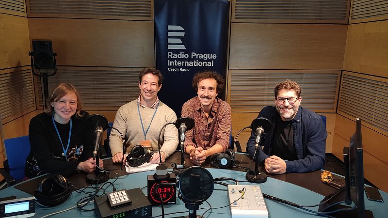 La Batalla en Praga: Daniel Ordóñez, Gonzalo Manglano, Nadia Hutnik y Petr Gojda | Escuchar