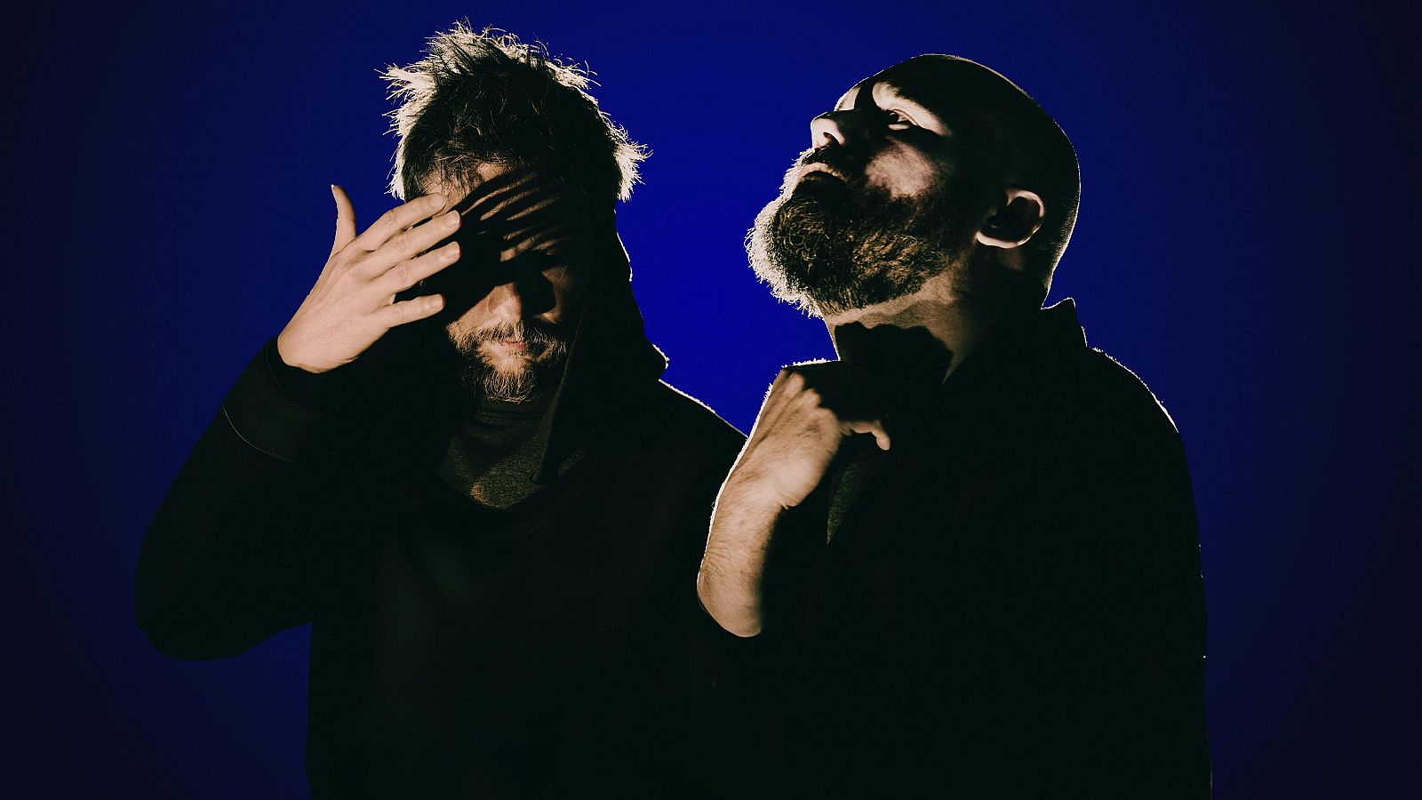 Niño de Elche y Raül Refree presentan su nuevo disco 'Cru+es' - 24 horas | Escuchar