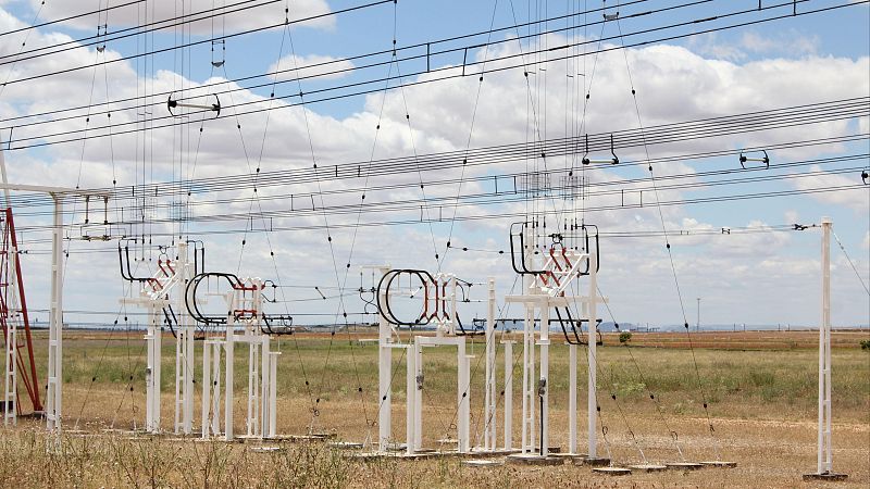 Cambio de hora invierno 2025 REE