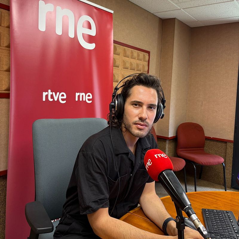 Entrevista a Ángelo Néstore, autora de 'Leche Cruda' - Escuchar ahora