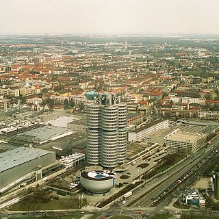 1989: La torre de BM de Munich, con Luis Lope de Toledo