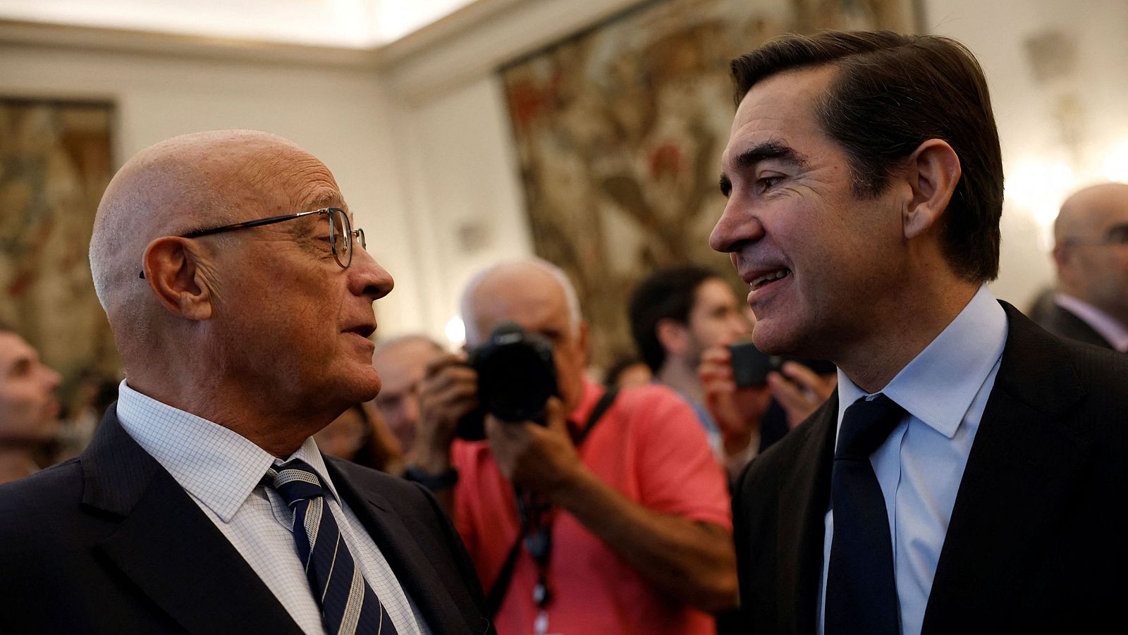 El teixit econòmic català celebra el rebuig de l'Opa al Banc Sabadell | Escoltar