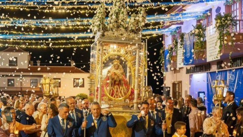 La Virgen de las Nieves ya ha comenzado su peregrinación por La Palma - Canarias Mediodía - RNE | Escuchar