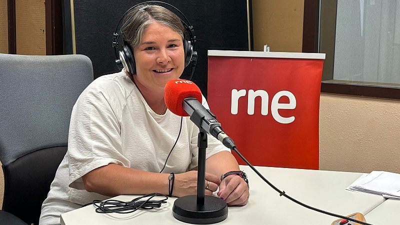 Con ellas. Mujeres que cuentan - Nazaret Mateos Álvarez: Cultiva setas y regenera suelos - 22/10/25 - Escuchar ahora