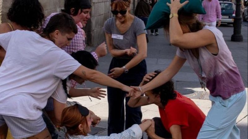 RadioActivas en Radio 5 - Colectivo Mesa Camilla: Arte y Enfermedad - 25/10/25 - Escuchar ahora