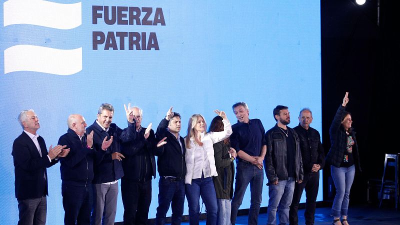 Crónica internacional -  En Argentina, Milei ha obtenido un fuerte respaldo electoral en unos comicios legislativos que le han permitido obtener apoyos clave en el Congreso