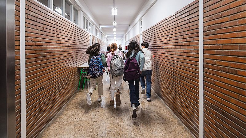 Seis de cada diez docentes califican de "regular" la salud mental de sus alumnos - Escuchar ahora