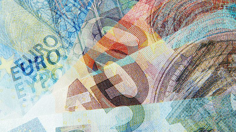 Los funcionarios protestan contra la congelación de su salario