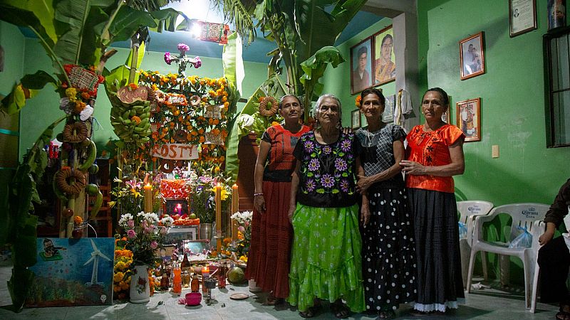 10.000 Lugares para viajar con ngela Gonzalo - Altar de muertos y la catrina, el ritual que une pasado, presente y eternidad - 02/11/25 - Escuchar ahora