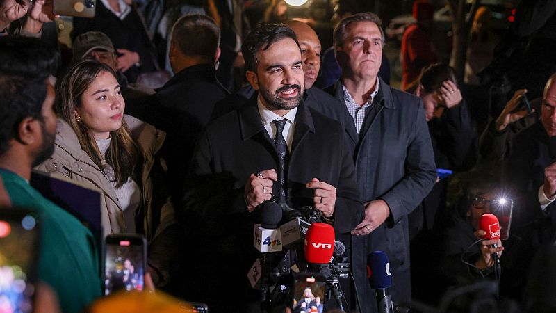 Crónica internacional -  El candidato demócrata a la Alcaldía de NY, Zohran Mamdani, continúa liderando las encuestas para las elecciones que se celebran hoy en la ciudad - Escuchar ahora