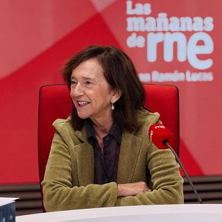 Ana Santos rescata 500 aos de literatura escrita por mujeres en 'Sembrar palabras'