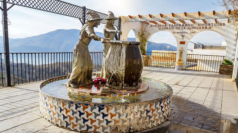 Meigas, brujas y aquelarres, una ruta tenebrosa por Espaa - En clave Turismo | Escuchar