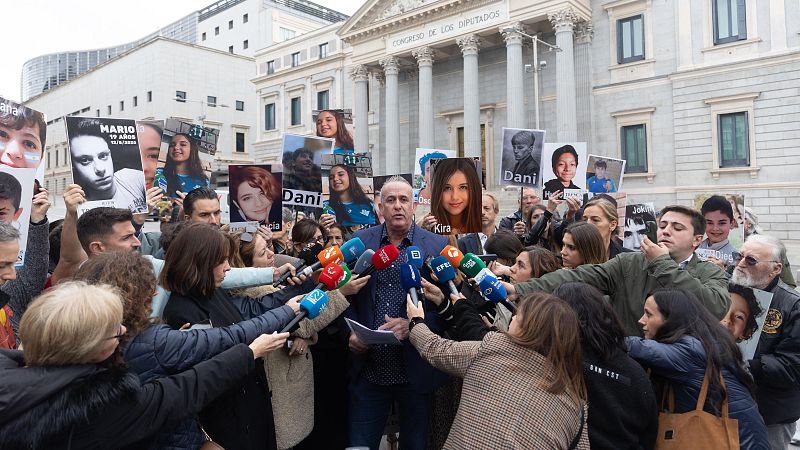 Trencats: "Pedimos una ley de acoso escolar que proteja a las víctimas" - Mediodía en RNE | Escuchar