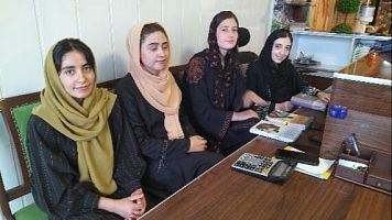 Proliferan las escuelas clandestinas para mujeres en Kabul