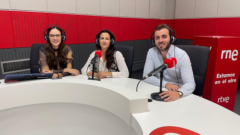 El ojo critico - La Ofrenda de Alba Carmona y Jesús Guerrero - Escuchar ahora