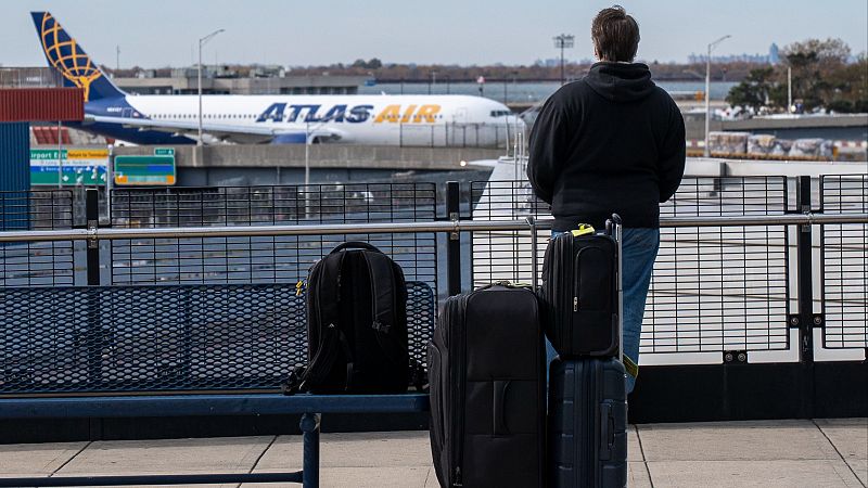 Crónica internacional -  El proyecto de ley para reabrir la administración federal tras el cierre más largo de la historia de EEUU, se debate en la Cámara de Representantes a partir de mañana - Escuchar ahora