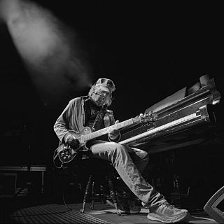 Neil Young, el viejo hippie en pie de guerra