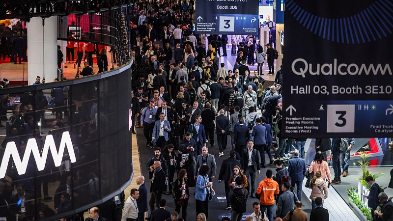La pròxima edició del Mobile World Congress estarà marcada per la IA i els satèl·lits | Escoltar