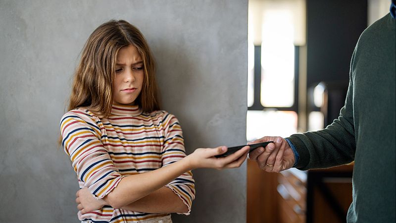 Adicciones - Limitaciones a las pantallas - 24/11/25 - Escuchar ahora