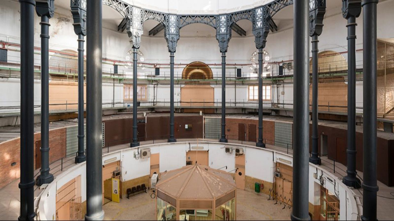 La Model: de presó franquista a espai de memòria i equipaments públics