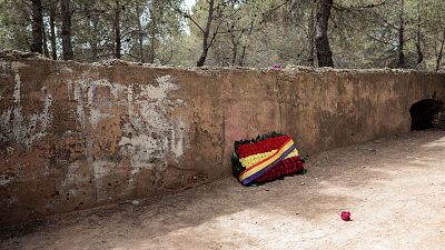 "Mi padre pon�a el nombre de los fusilados dentro de botellitas" - Mediod�a en RNE | Escuchar