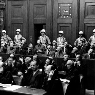 80 años de los juicios de Nuremberg y 50 la muerte de Franco