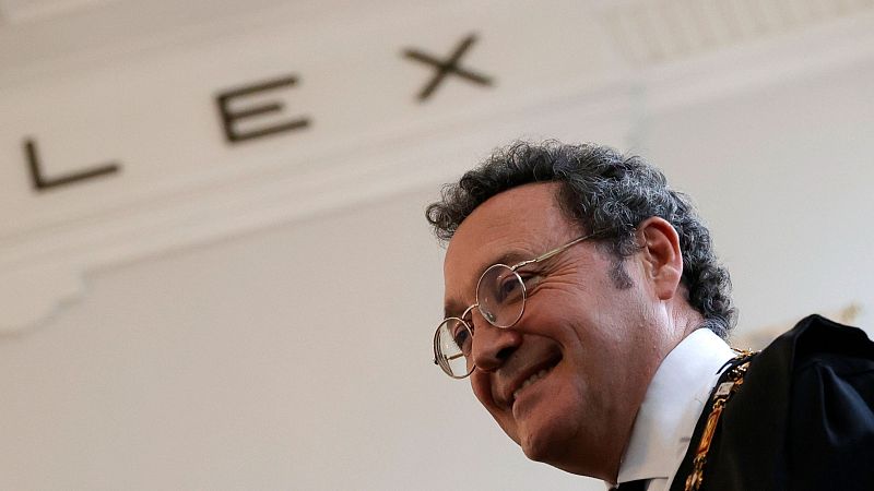 "Se ha colocado a todo el mundo en un limbo jurídico muy difícil de resolver" - Las mañanas de RNE | Escuchar