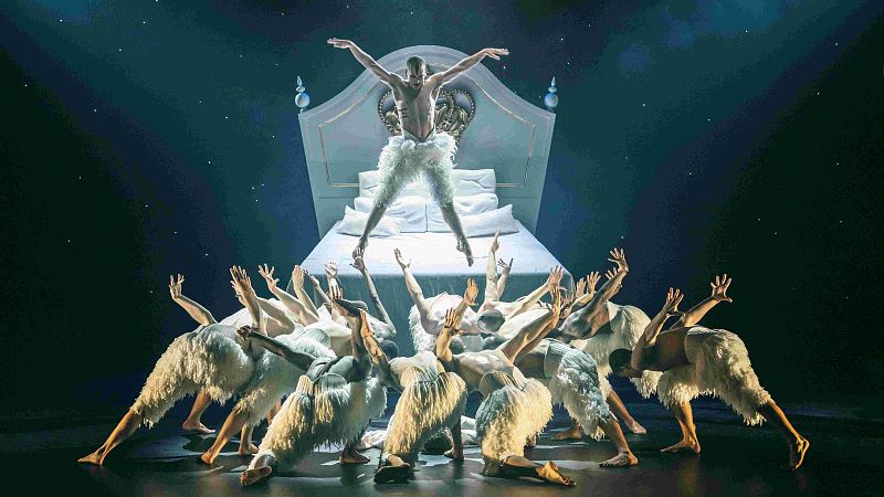 30 años de los cisnes con los que soñó Billy Elliot - Europa abierta | Escuchar