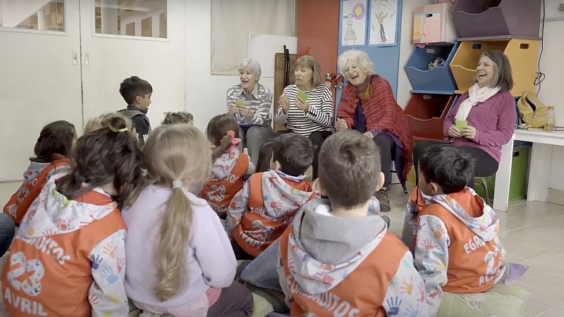 RadioActivas en Radio 5 - "Había una vez... hace 40 años", la historia de las abuelas narradoras del Mar del Plata - 22/11/25 - Escuchar ahora