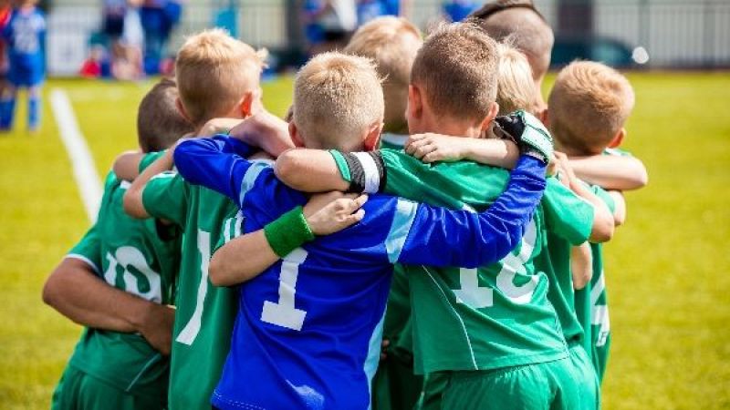 El mat de Rdio 4 - Dr Ramon Cugat: "Si cuidssim prou la base del futbol, no tindrem tantes lesions" - El mat de Rdio 4 | Escoltar