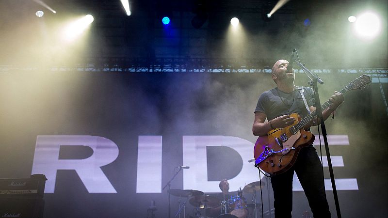 33 revoluciones por domingo - Lisa Mychols, Ride, Lobos Negros y  Purple Weekend - 30/11/25 - Escuchar ahora