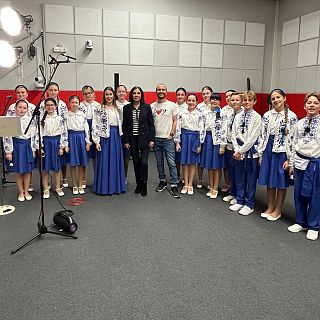 Juan Antonio Simarro  y el coro infantil Peredzvin