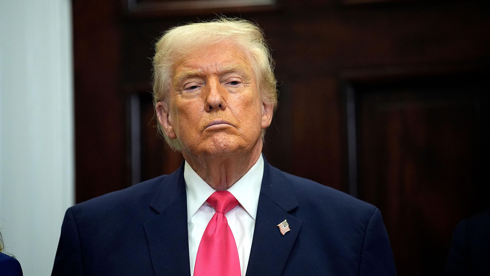 Cinco continentes - ¿Puede Trump cumplir sus promesa de un ataque por tierra en Venezuela? - Escuchar ahora