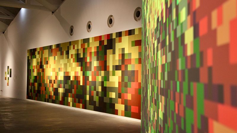 Hugo Martínez-Tormo planta un bosque con tierra y tecnología en el centro LABoral de Gijón - Escuchar ahora