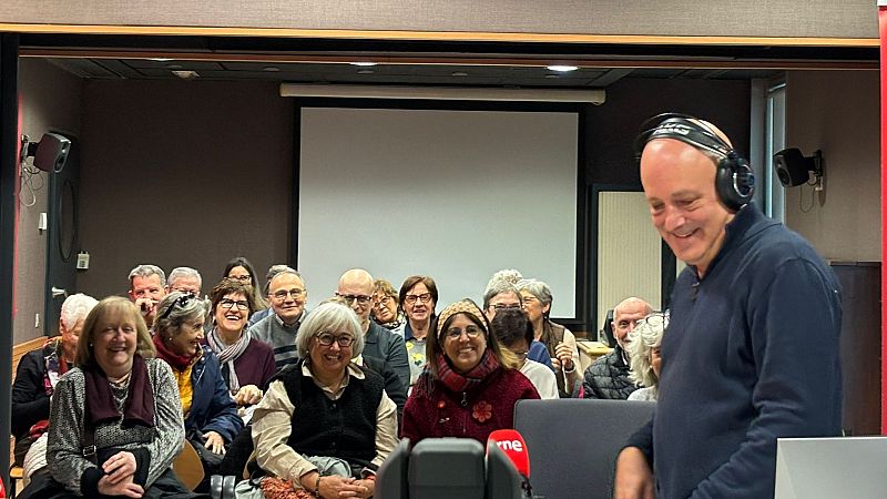 El mat de Rdio 4 - Segona hora: Jubilats i pensionistes de 'La Sedeta' visiten 'El mat de Rdio 4' - El mat de Rdio 4 | Escoltar